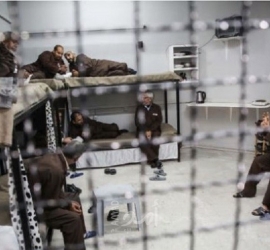 الأسرى الفلسطينيون في مواجهة "قوانين الإبادة": منظومة قمعية تتحدى الحماية الدولية