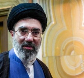 خامنئي: سننقل إدارة مضيق هرمز إلى مرحلة جديدة