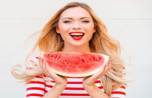 تأثير البطيخ على الهضم ونصائح طبقها للاستفادة من فوائده