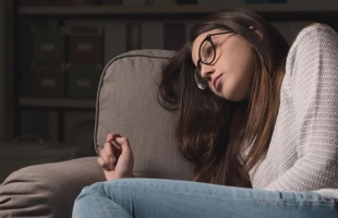 كيف تتعامل مع مشاعر حزن فقدان أحد الوالدين؟