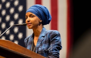 النائب الأمريكية إلهان عمر تنجو من هجوم في مينيابوليس