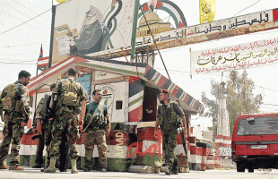 تقرير: فتح تخشى توريطها في صراع مسلح داخل مخيم "عين الحلوة"