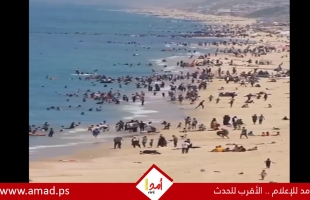 مئات الغزيين على شاطئ دير البلح.. والمشهد يستفز الإسرائيليين - فيديو
