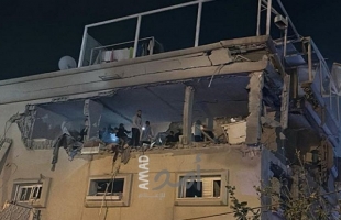 إصابات وتضرر منازل جراء قصف صاروخي من لبنان وسط إسرائيل - فيديو