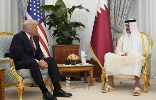 ترامب يتحدث عن "إحساس قطر بالإهانة".. ويستخدم التجارة "لصنع السلام"