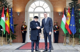 عباس ورئيس وزراء إسبانيا يؤكدان أهمية التنفيذ الكامل والعاجل لخطة ترامب في غزة