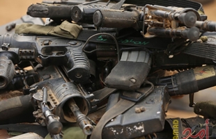 ليبرمان يتهم أجهزة الأمن الإسرائيلية بتزويد عصابات الإجرام في غزة بالسلاح بعلم نتنياهو